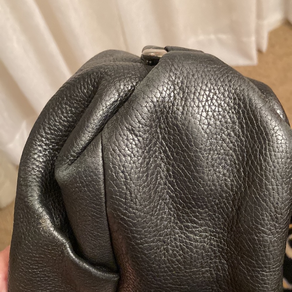 COACH. BLACK. NO HANGTAG. CREED IS GOOD. SHOWS SOME WEAR AT TOP EDGE. GOOD COND - Picture 9 of 10